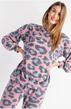 Load image into Gallery viewer, Leopard Print Jogger Set
